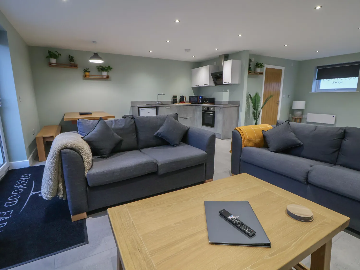 sc_1765875394_1194407_7