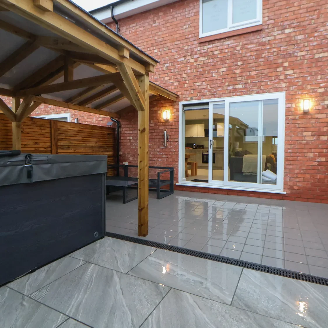 sc_1765875525_1194407_27 (1)